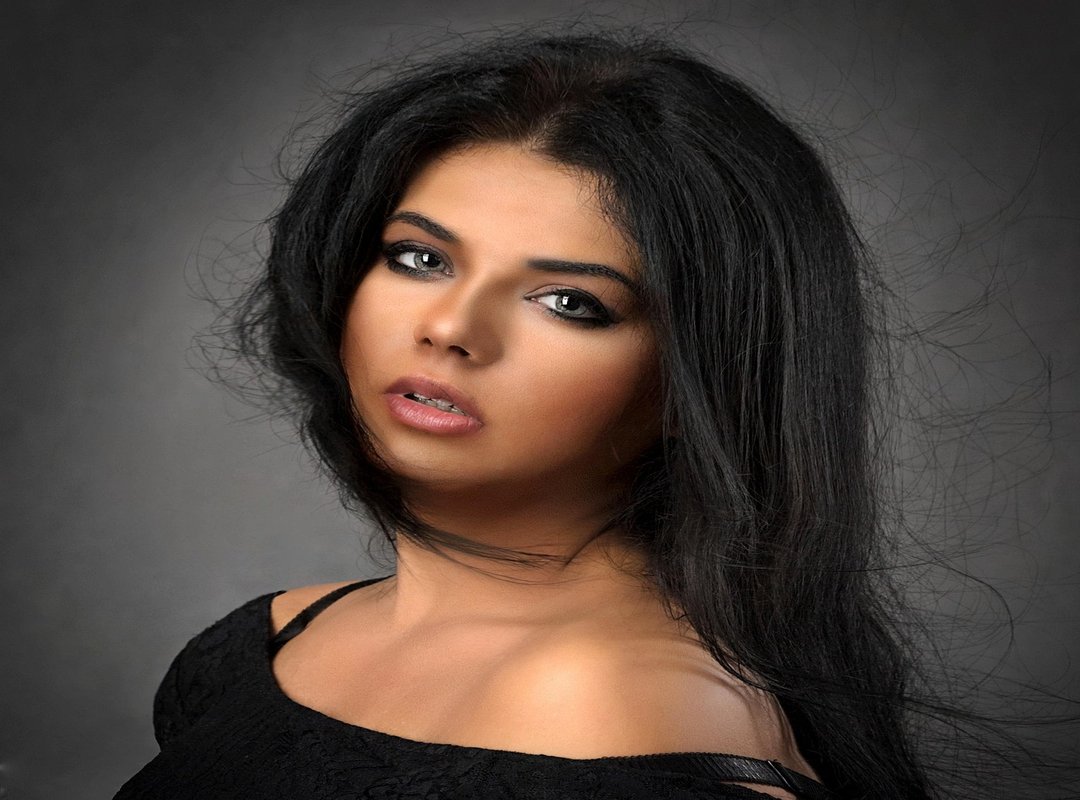 How to Achieve the 'Attitude Girl Hidden Face with Hair' Look