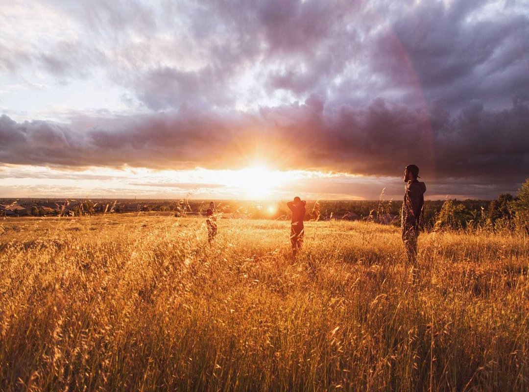 Beyond the Words: Poetic Devices and Slang in the Lyrics